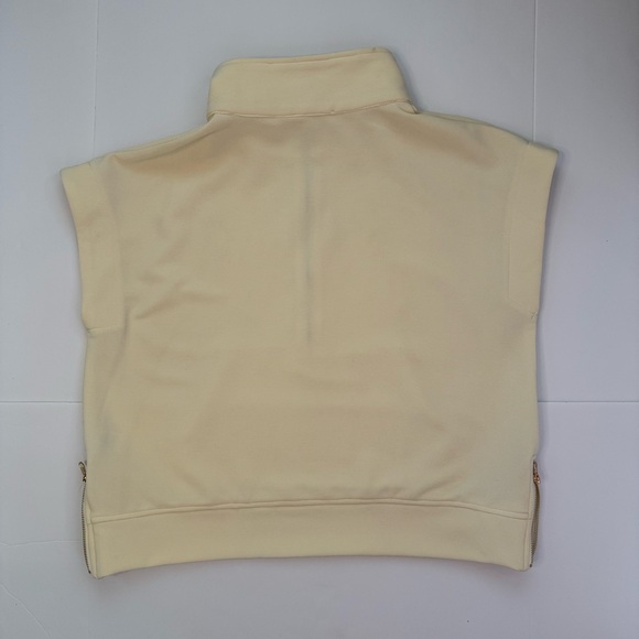 ✨ Entro Cream Short Set (Top + Shorts) - Size Medium 💫 - Picture 5 of 16